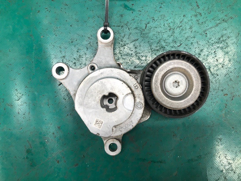 Запчасть натяжитель ремня генератора INFINITI QX30 16-20 2018 Внедорожник 2.0 20PET 11955-HG01C Б/У Натяжитель ремня генератора INFINITI QX30 16-20 2018 Внедорожник 2.0 20PET 11955-HG01C Б/У