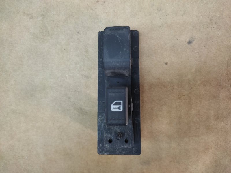 Кнопка стеклоподъемника передняя правая SUZUKI SX4 06-13 Б/У