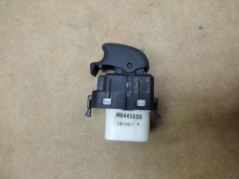 Кнопка стеклоподъемника PAJERO 99-06