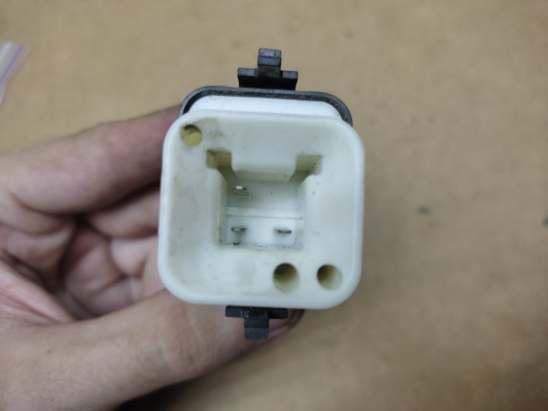 Кнопка стеклоподъемника MITSUBISHI PAJERO 99-06