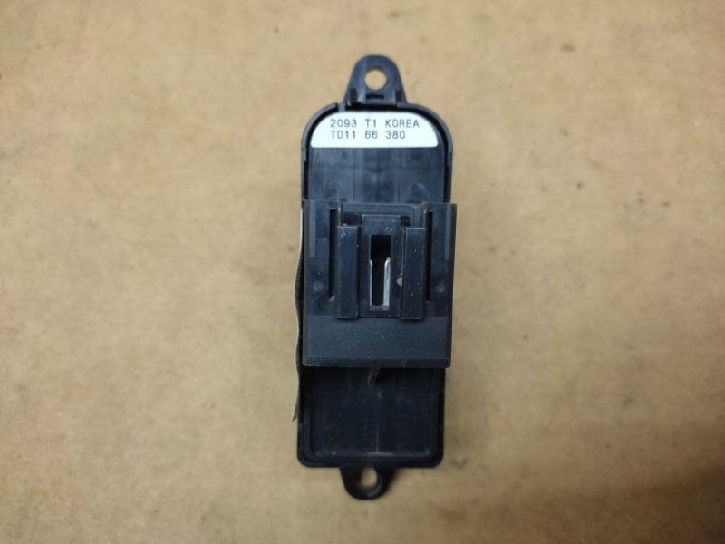 Кнопка стеклоподъемника MAZDA CX-9 06-16 Кнопка стеклоподъемника MAZDA CX-9 06-16