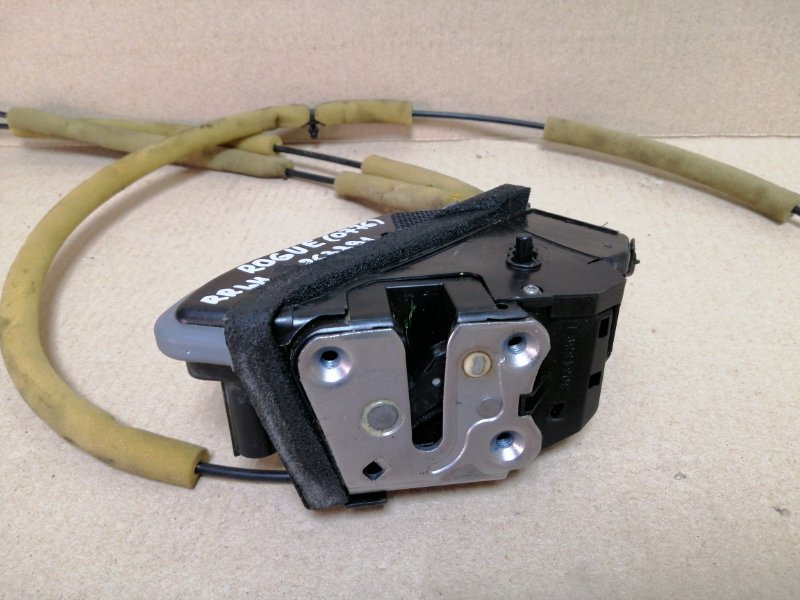 Замок двери задний левый X-TRAIL/ROGUE T32 13-20 2014 2.5 QR25DE