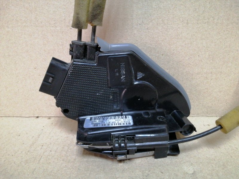 Замок двери задний левый NISSAN X-TRAIL/ROGUE T32 13-20 2.5 QR25DE