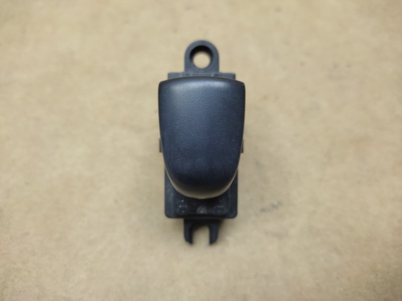 Кнопка стеклоподъемника NISSAN SENTRA B17 12-21 2016 Седан 1.8 25411-1KL5A Б/У