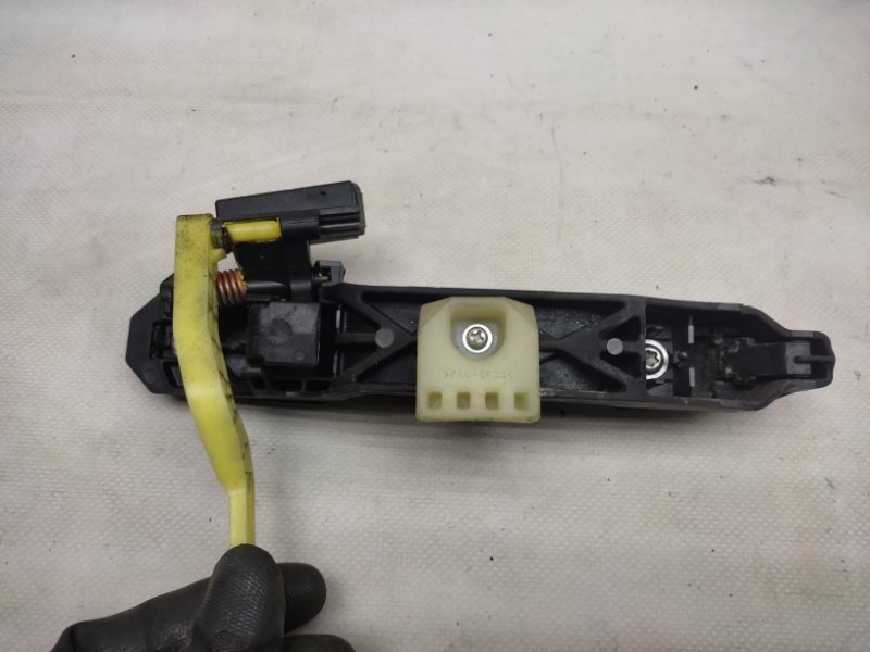 Ручка двери наружная задняя левая RAV4 05-12