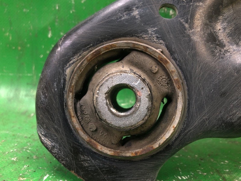 Рычаг передней подвески нижний передний правый VOLKSWAGEN JETTA USA 10-17 2.5