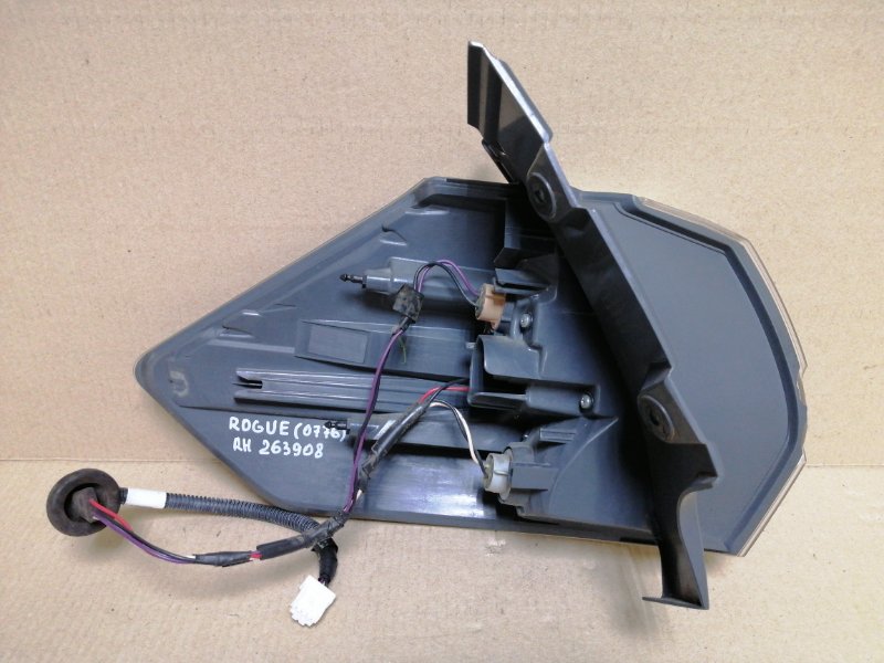 Фонарь наружный задний правый X-TRAIL/ROGUE T32 13-20 2014 2.5 QR25DE