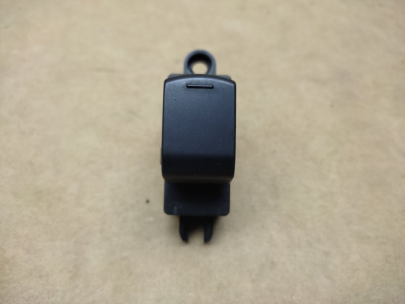 Запчасть кнопка стеклоподъемника задняя левая SUBARU FORESTER SH 07-12 83071FG110 Б/У Кнопка стеклоподъемника задняя левая SUBARU FORESTER SH 07-12 83071FG110 Б/У