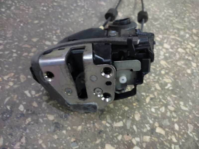 Замок двери задний левый RAV4 05-12 Замок двери задний левый RAV4 05-12