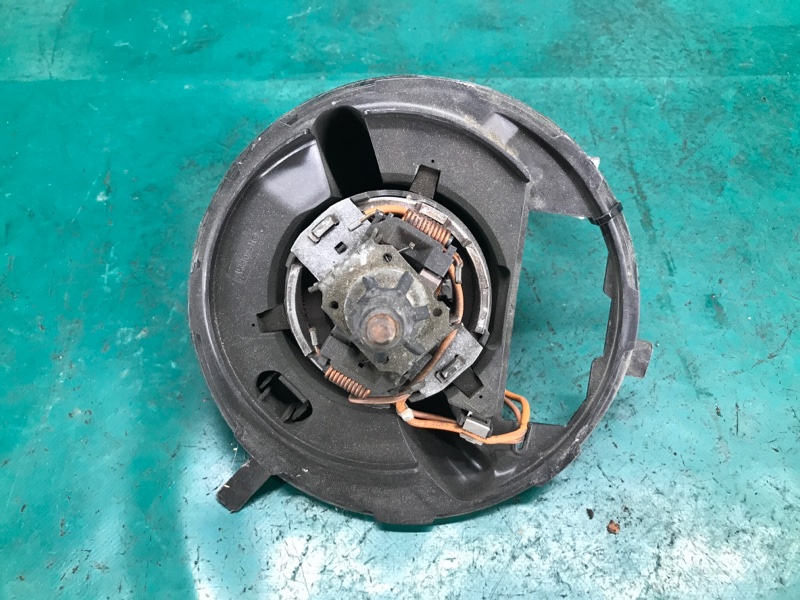 Запчасть моторчик печки VOLKSWAGEN PASSAT B8 14- 2016 Седан 1.8 CPRA 561 820 015 E Б/У Моторчик печки VOLKSWAGEN PASSAT B8 14- 2016 Седан 1.8 CPRA 561 820 015 E Б/У