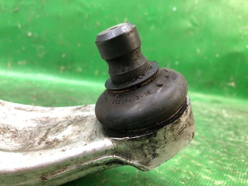 Рычаг передней подвески нижний передний правый FOCUS 10-18 2016 MK3 2.0 C20HDEX