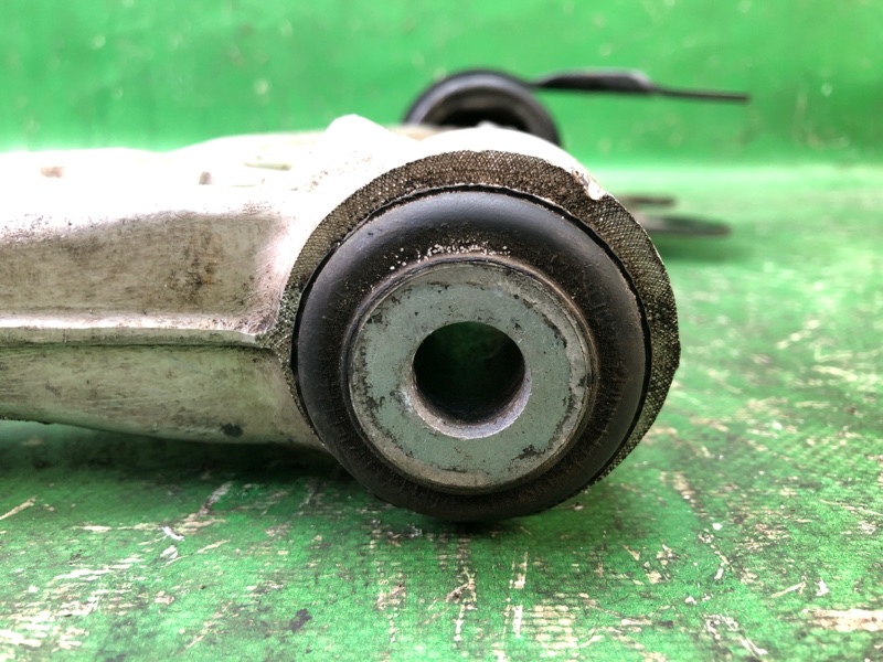 Рычаг передней подвески нижний передний правый FOCUS 10-18 2016 MK3 2.0 C20HDEX