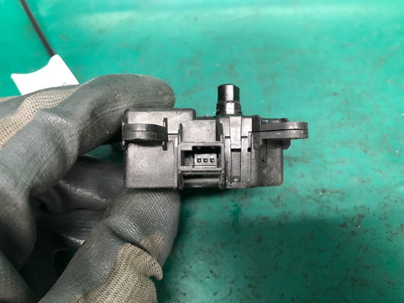 Моторчик заслонки печки левый PATHFINDER R52 12-21 2020 R52 3.5