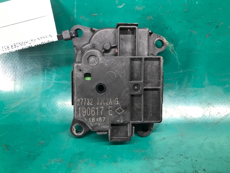 Моторчик заслонки печки правый NISSAN PATHFINDER R52 12-21 2020 R52 3.5 27732-3JC2A Б/У