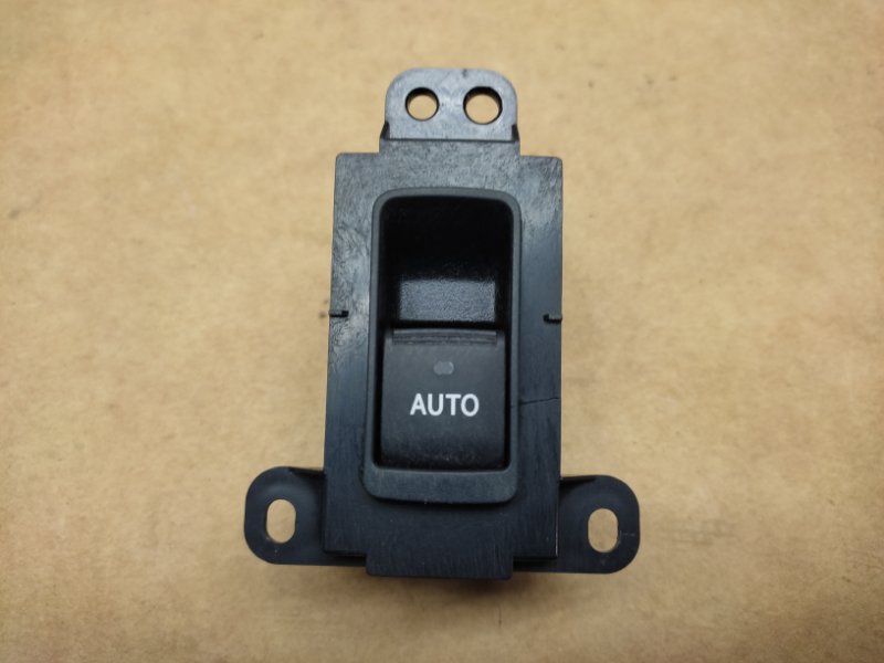 Кнопка стеклоподъемника LEXUS GS350 GS300 05-11 Б/У