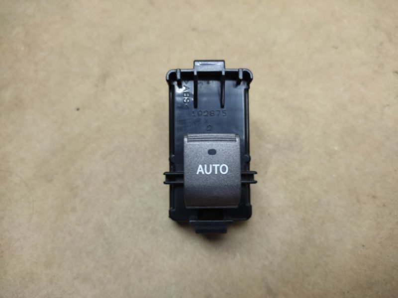 Запчасть кнопка стеклоподъемника LEXUS LS460 06-12 Б/У Кнопка стеклоподъемника LEXUS LS460 06-12 Б/У