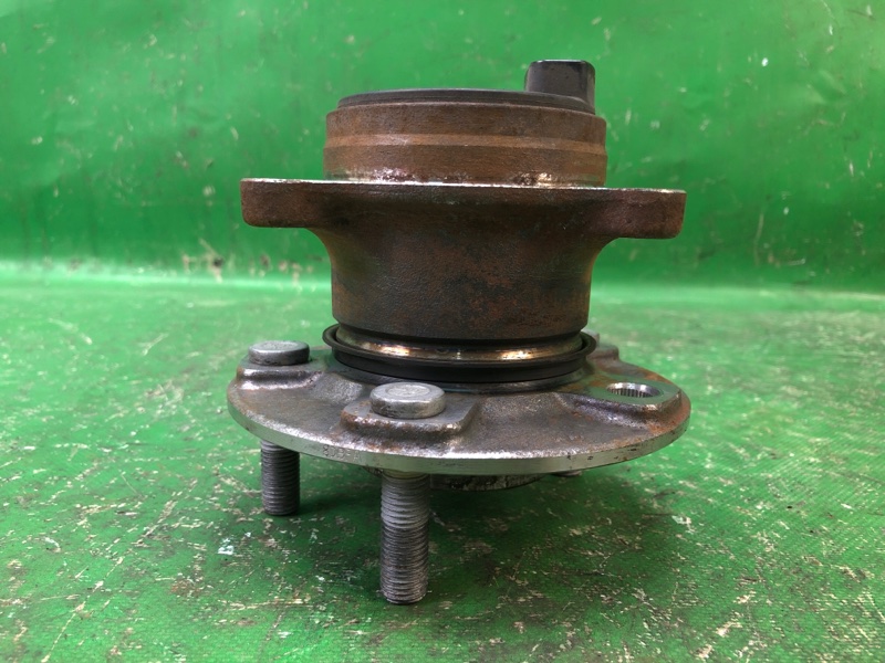 Запчасть ступица задняя FORD FOCUS 10-18 2016 MK3 2.0 C20HDEX BV6Z-1104-B Б/У Ступица задняя FORD FOCUS 10-18 2016 MK3 2.0 C20HDEX BV6Z-1104-B Б/У