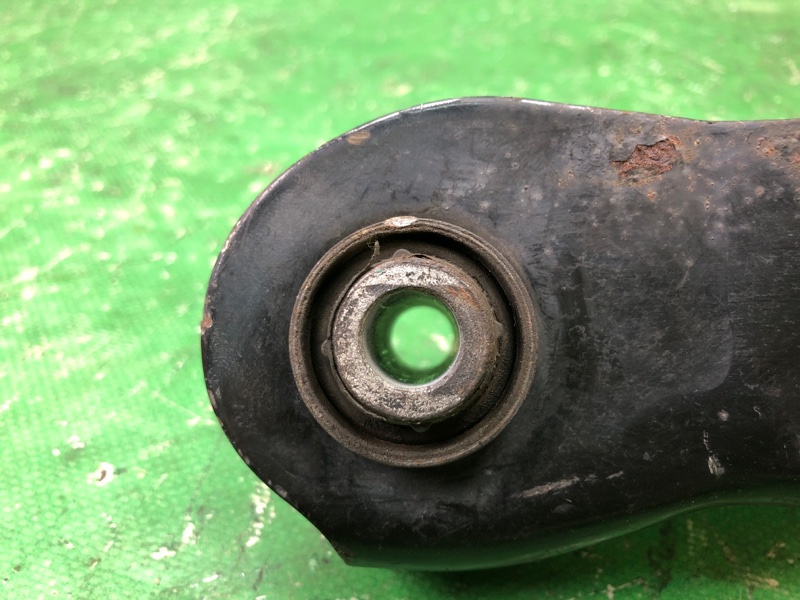 Рычаг задней подвески поперечный нижний задний правый FOCUS 10-18 MK3