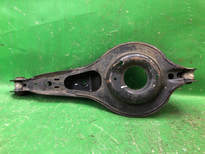 Рычаг задней подвески поперечный нижний задний правый FOCUS 10-18 MK3