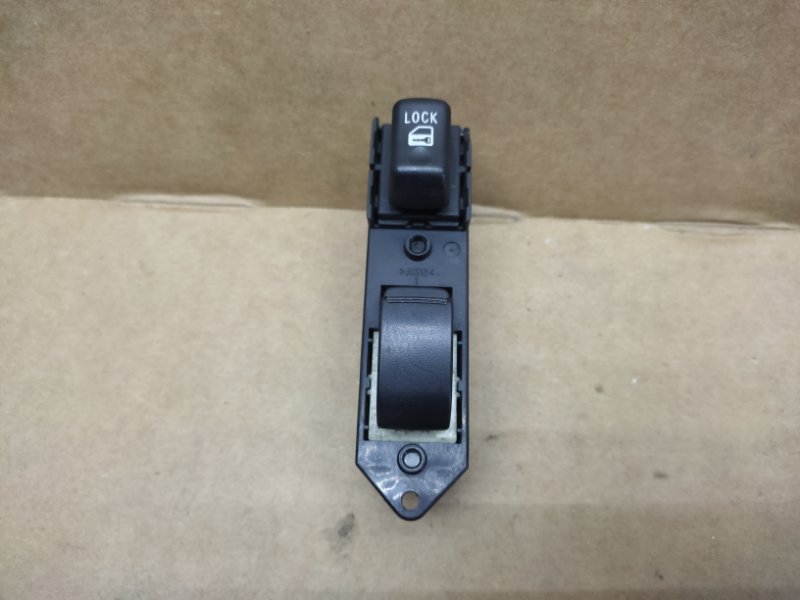 Кнопка стеклоподъемника передняя правая MITSUBISHI LANCER X 10 07-15 2012 Седан 2.4 MR587946 Б/У