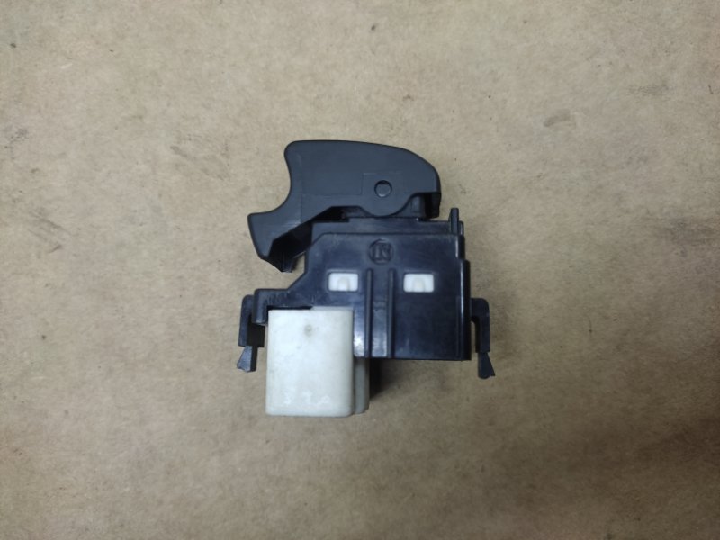 Кнопка стеклоподъемника PRIUS - 20 03-11