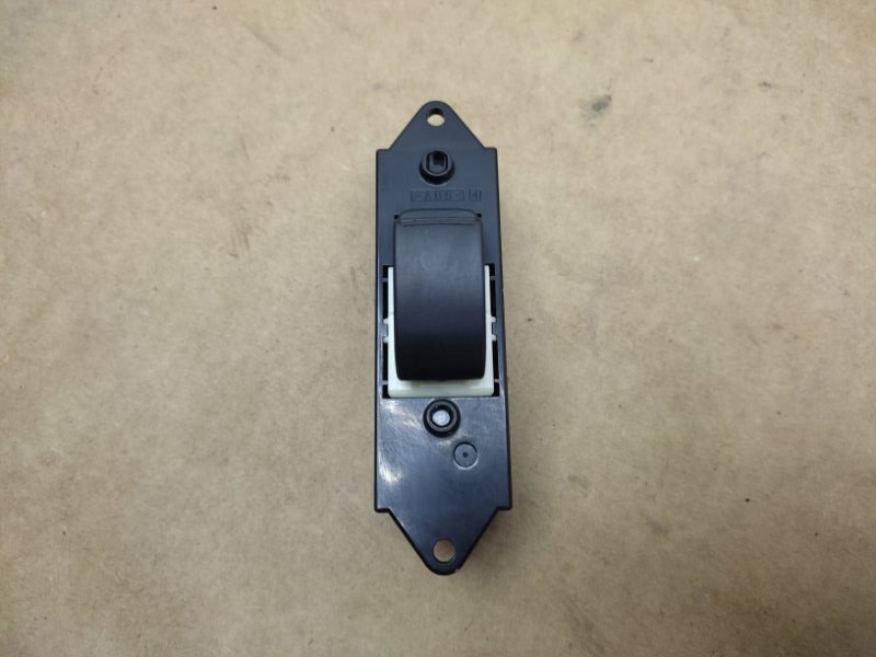 Кнопка стеклоподъемника MITSUBISHI ASX / OUTLANDER SPORT 10-21 2014 Внедорожник 2.0 MR587944 Б/У