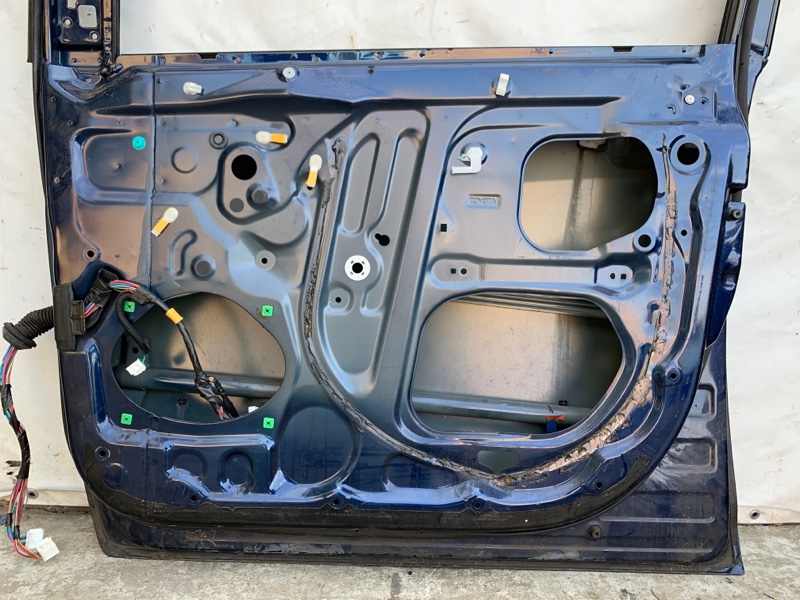 Дверь передняя правая SIENNA 03-10 2006 3.5 2GR-FE Дверь передняя правая SIENNA 03-10 2006 3.5 2GR-FE