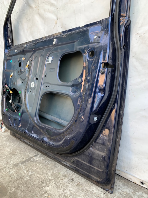 Дверь передняя правая SIENNA 03-10 2006 3.5 2GR-FE Дверь передняя правая SIENNA 03-10 2006 3.5 2GR-FE