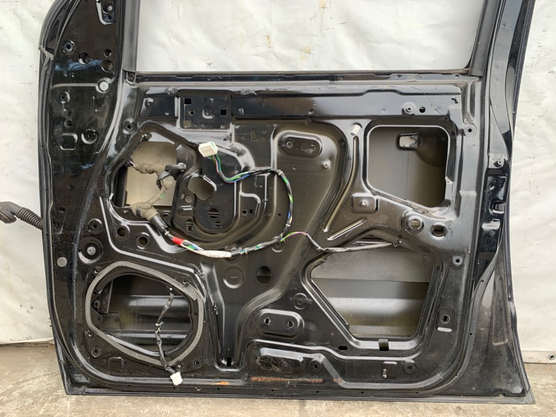 Дверь передняя правая FRONTIER 04-21 2014 D40 4.0 VQ40DE