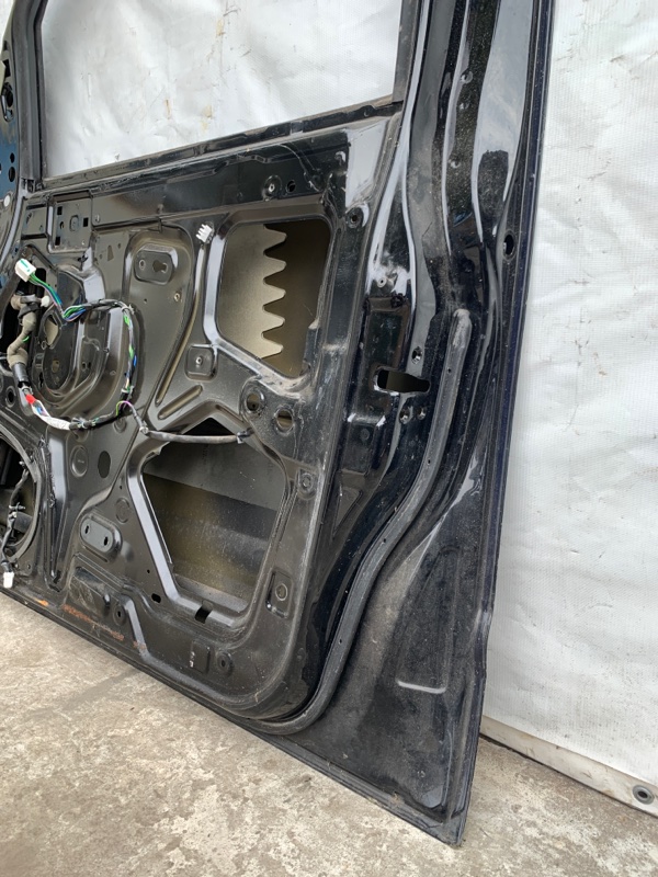 Дверь передняя правая FRONTIER 04-21 2014 D40 4.0 VQ40DE