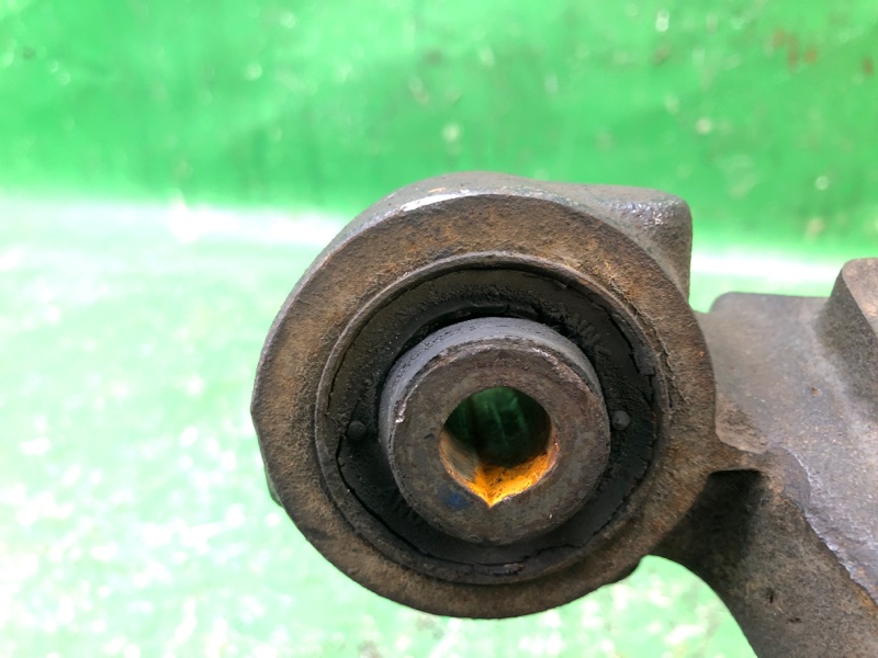 Цапфа задняя правая JOURNEY 08-20 2010 3.5 EGF