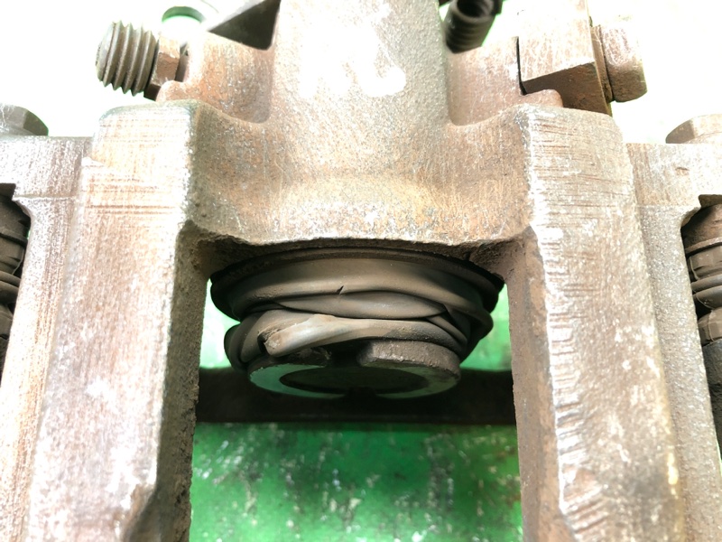 Суппорт тормозной задний левый JOURNEY 08-20 2010 3.5 EGF