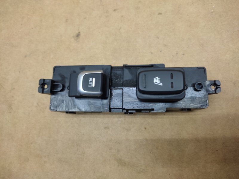 Запчасть кнопка стеклоподъемника задняя KIA SORENTO UM 14- 2.2 93581-C5110 Б/У Кнопка стеклоподъемника задняя KIA SORENTO UM 14- 2.2 93581-C5110 Б/У