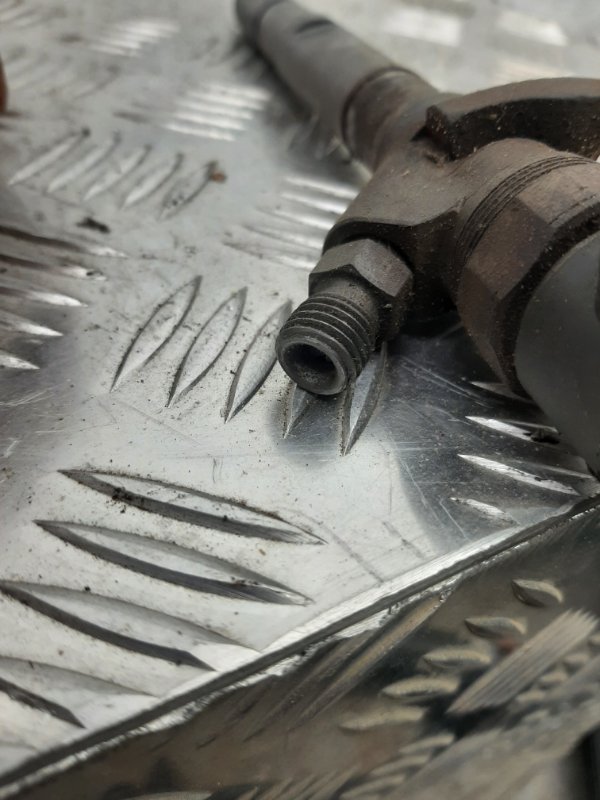 Форсунка топливная KIA SORENTO BL 02-09 BL 2.5 CRDI D4CB Форсунка топливная KIA SORENTO BL 02-09 BL 2.5 CRDI D4CB