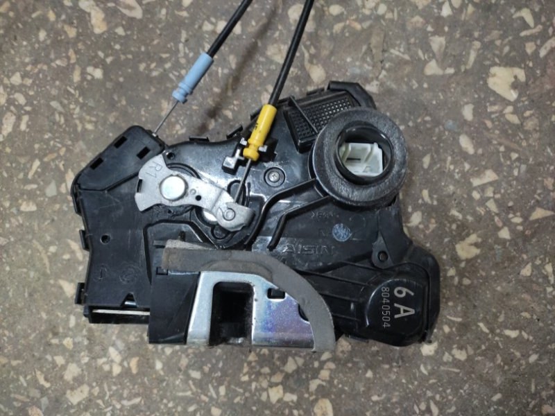 Замок двери передний правый TOYOTA COROLLA 150 06-13 Седан 69030-06200 Б/У