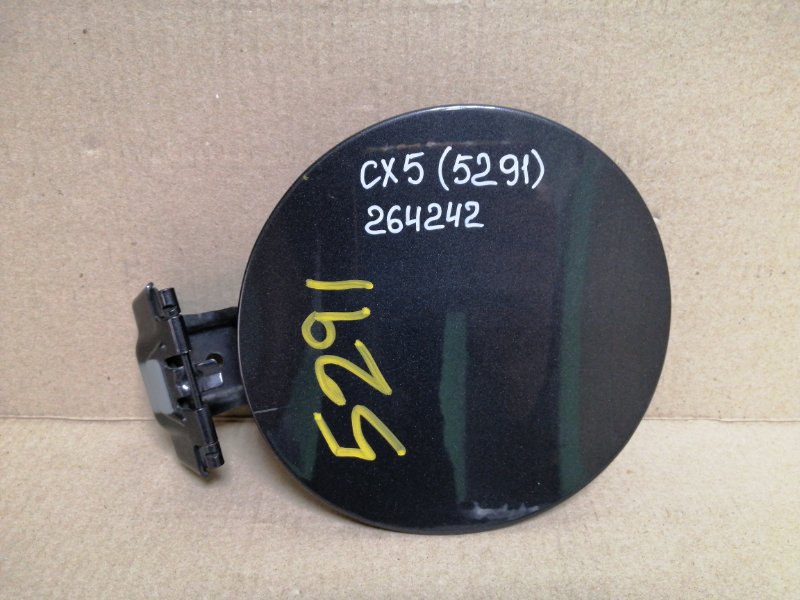 Запчасть лючок топливного бака MAZDA CX-5 (KE) 11-17 2016 2.5 KD53-42-410 Б/У Лючок топливного бака MAZDA CX-5 (KE) 11-17 2016 2.5 KD53-42-410 Б/У