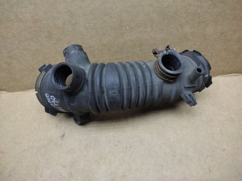 Патрубок воздушного фильтра CAMRY 40 06-11 2008 Седан 2.4 2AZFE Патрубок воздушного фильтра CAMRY 40 06-11 2008 Седан 2.4 2AZFE