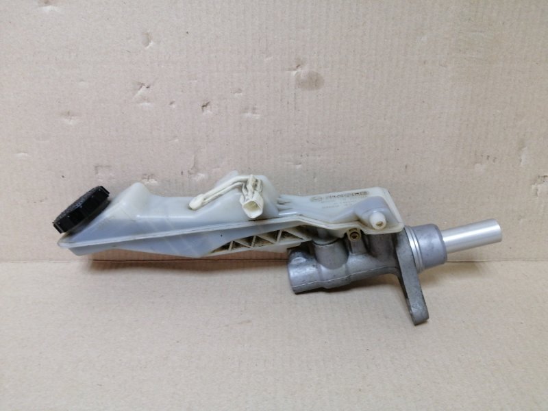 Главный тормозной цилиндр CX-5 (KE) 11-17 2016 2.5