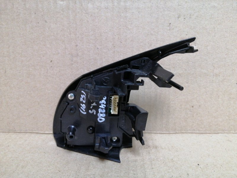 Кнопки на руль правые CX-5 (KE) 11-17 2016 2.5 Кнопки на руль правые CX-5 (KE) 11-17 2016 2.5