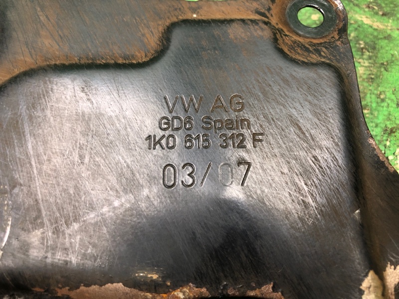 Защита тормозного диска передняя правая JETTA 05-10 2007 Седан 2.5