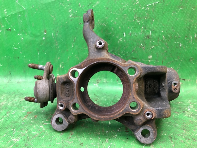 Кулак поворотный передний правый VOLKSWAGEN JETTA 05-10 Седан 2.5