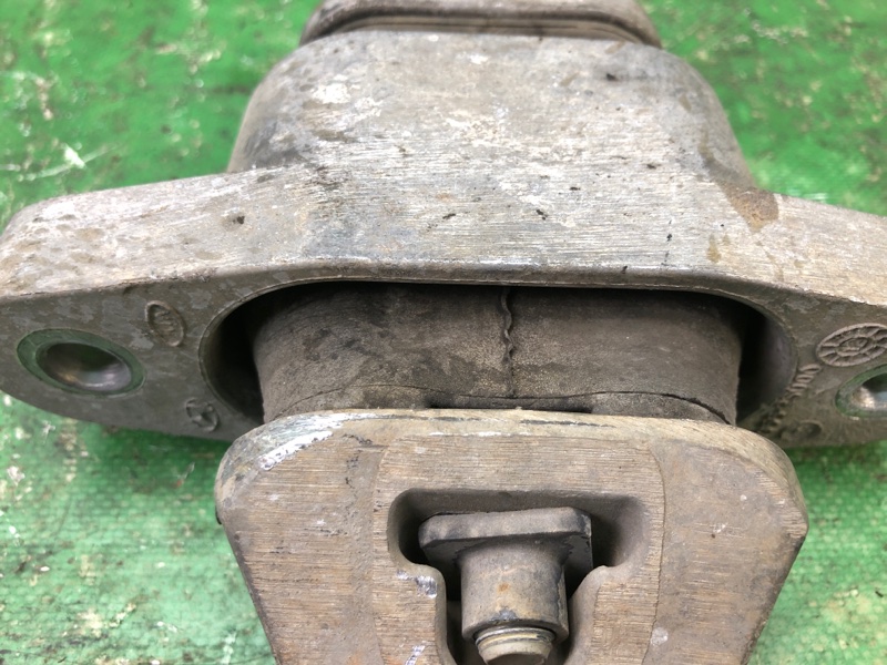 Подушка двигателя нижняя задняя SANTA FE (DM) 12-18 2013 2.4 G4KJ