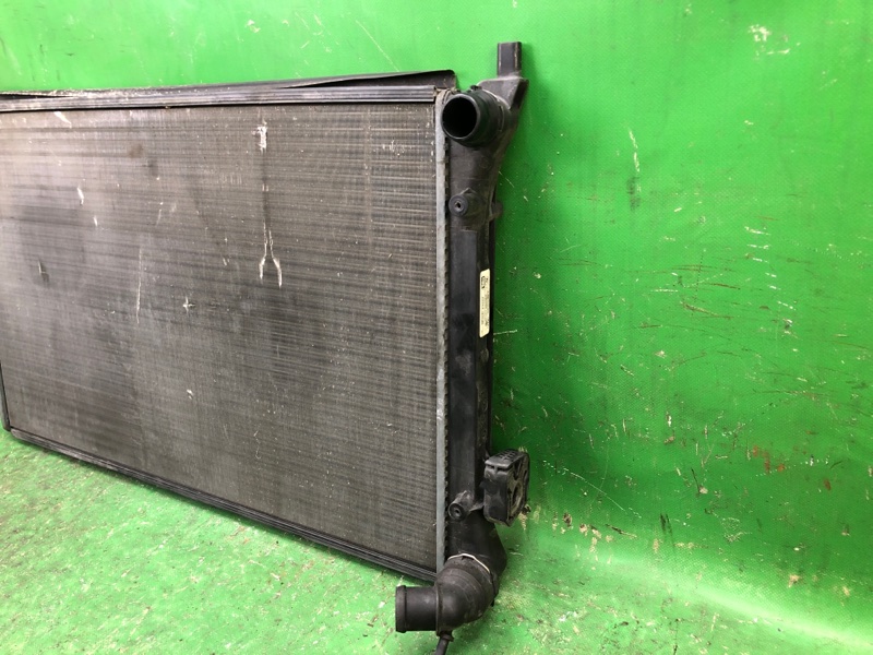 Радиатор основной VOLKSWAGEN JETTA 05-10 Седан 2.5