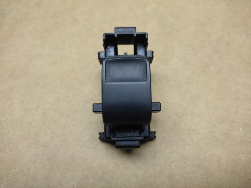 Запчасть кнопка стеклоподъемника задняя правая TOYOTA RAV4 05-12 2008 GSA33 3.5 2GR-FE 84810-52030 Б/У Кнопка стеклоподъемника задняя правая TOYOTA RAV4 05-12 2008 GSA33 3.5 2GR-FE 84810-52030 Б/У