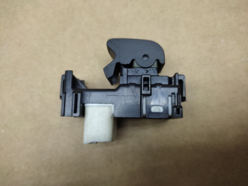 Кнопка стеклоподъемника задняя правая RAV4 05-12 2008 GSA33 3.5 2GR-FE Кнопка стеклоподъемника задняя правая RAV4 05-12 2008 GSA33 3.5 2GR-FE