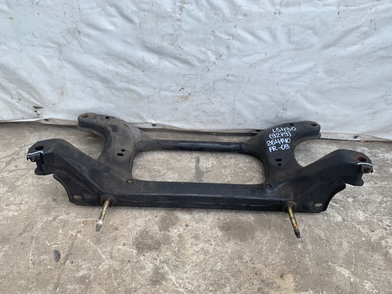 Балка передней подвески LEXUS LS430 00-06 UCF30L 4.3 3UZFE