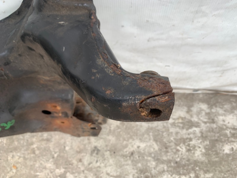 Балка передней подвески MITSUBISHI LANCER 4/5/6/7/8 88-02 8 2.4 4G64 Балка передней подвески MITSUBISHI LANCER 4/5/6/7/8 88-02 8 2.4 4G64