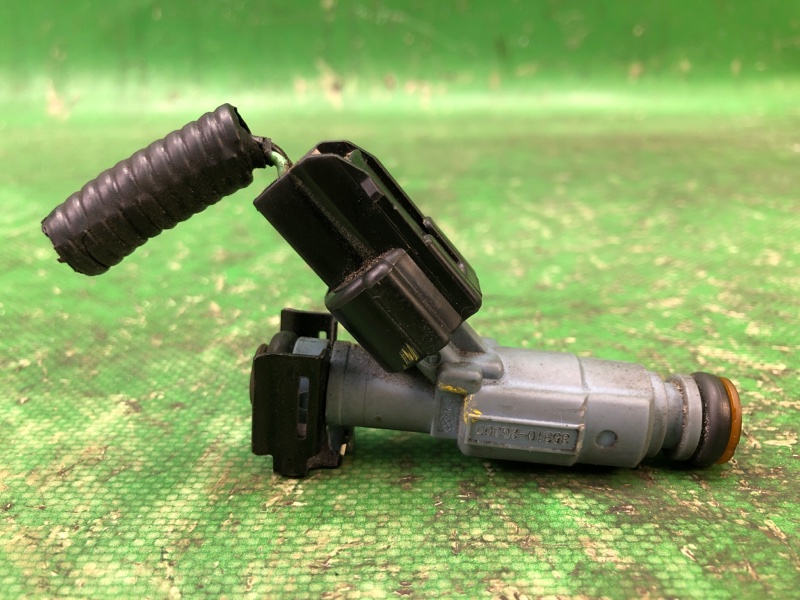 Запчасть форсунка топливная HYUNDAI SONATA YF 10-14 2012 Седан 2.4 G4KK 35310-2G300 Б/У Форсунка топливная HYUNDAI SONATA YF 10-14 2012 Седан 2.4 G4KK 35310-2G300 Б/У