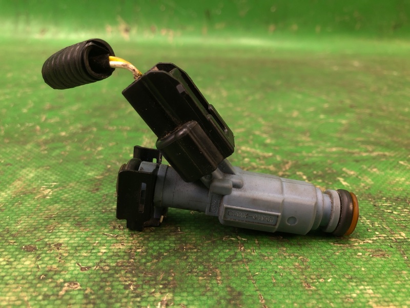 Запчасть форсунка топливная HYUNDAI SONATA YF 10-14 2012 Седан 2.4 G4KK 35310-2G300 Б/У Форсунка топливная HYUNDAI SONATA YF 10-14 2012 Седан 2.4 G4KK 35310-2G300 Б/У