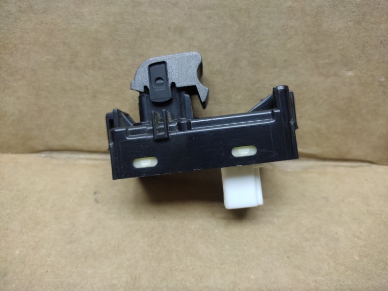 Кнопка стеклоподъемника LS460 06-12 Кнопка стеклоподъемника LS460 06-12